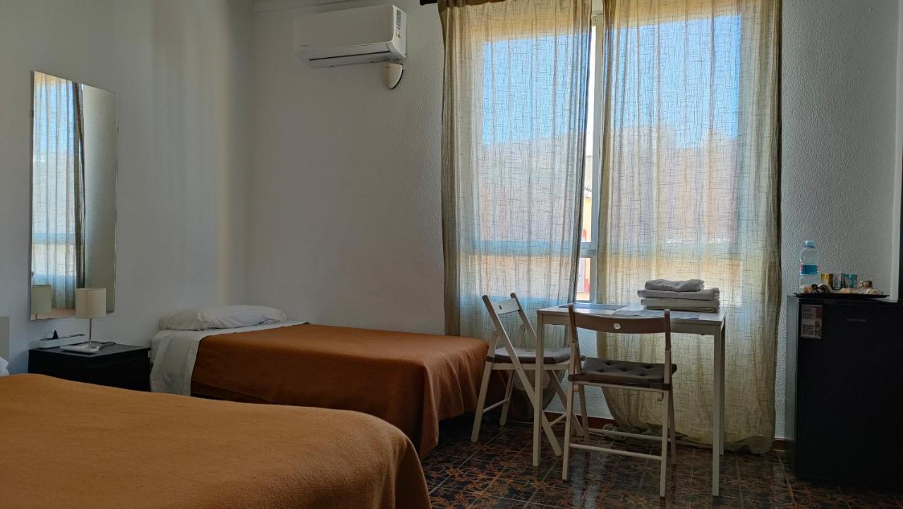 Pension Benavente Ap-7 3Min Coche Playa 5 Min Self Check-In 24H Moncofa  Exterior foto